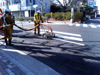 道路白線除去・ならし中