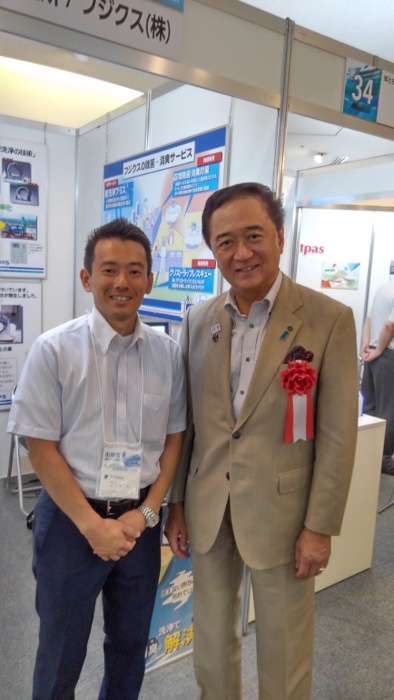 黒岩県知事 黒岩県知事とご一緒に記念撮影